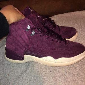 12s maroon